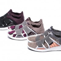 「adidas by Stella McCartney ESS ピュアブースト」（2万円）