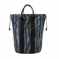 「2WAY SHOPPER」ブルー（W45×H50×D26cm  5万7,000円）