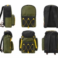 「BACK PACK」（W27×H42×D12cm ブラック 4万4,000円）、「RUCKSACK」（W45×H50×D17cm 8万1,000円）