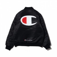 「CHAMPION x ATMOS LAB SATIN BASEBALL JACKET」（1万7,000円）