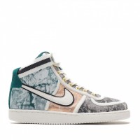 NIKE W VANDAL HI LX（1万3,000円）