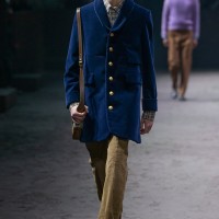 グッチ（GUCCI）が、2020-21年秋冬メンズコレクションショーをイタリア・ミラノのパラッツォ・デッレ・シンティッレ（Palazzo delle Scintille）で開催した。