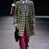 グッチ（GUCCI）が、2020-21年秋冬メンズコレクションショーをイタリア・ミラノのパラッツォ・デッレ・シンティッレ（Palazzo delle Scintille）で開催した。