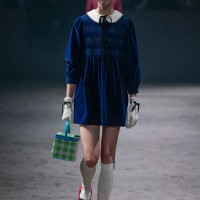 グッチ（GUCCI）が、2020-21年秋冬メンズコレクションショーをイタリア・ミラノのパラッツォ・デッレ・シンティッレ（Palazzo delle Scintille）で開催した。