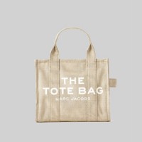 THE MINI TRAVELER TOTE 2万6,000円(+税)