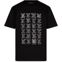 Tシャツ 8万2,000円 (税抜予定価格)