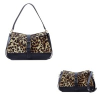 ＜FURLA／フルラ＞FURLA FLOW L TOP HANDLE 10万1,200円（税込）※9月13日（水）伊勢丹新宿店先行発売