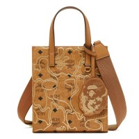 BAPE® X MCM MINI TOTE BAGCOLOR: BEIGE 9万3,400円 (税込)