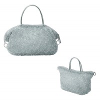 ＜ANTEPRIMA/WIREBAG／アンテプリマ/ワイヤーバッグ＞PACCHETTO 8万6,900円 (素材:ポリ塩化ビニル／H19×W35×D11cm) □伊勢丹新宿店 本館1階 ハンドバッグ・財布