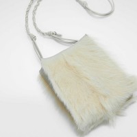 ＜JIL SANDER／ジル サンダー＞ 「タングル スモール」バッグ 19万2,500円 (素材:やぎ革／H19×W14×D5cm)