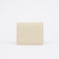 ＜Maison Margiela／メゾン マルジェラ＞ バイフォールド ウォレット 7万7,000円 (素材:牛革／H10.5×W9cm)