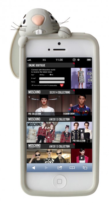 モスキーノのiPhoneケースに、ウサギとパンダ登場
