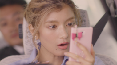 ローラ、AntennaテレビCM登場で女優顔負け演技。ゲスの極み乙女がテーマ