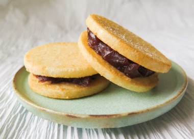 昭和初期に考案、ウイスキーにも合う老舗「御菓子司 中里」の揚最中【Today's omiya】