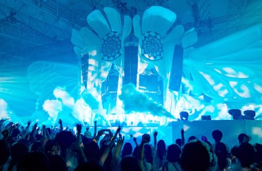 白い熱狂！“純白”のEDMイベント「SENSATION」に潜入