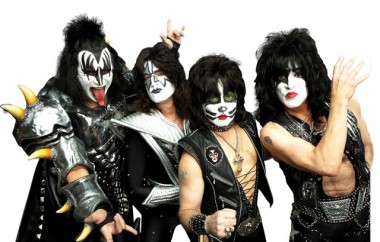 世界初！KISSのすべてを体験できる“地獄の博覧会”が原宿で開催。メンバー所蔵アイテム展示やメイク体験も