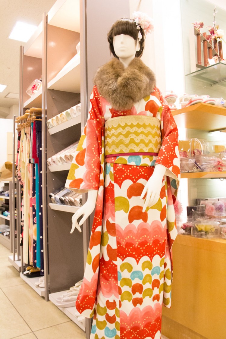 牡羊座2015年開運スタイルはカラフル着物 ムーン リーのファッション