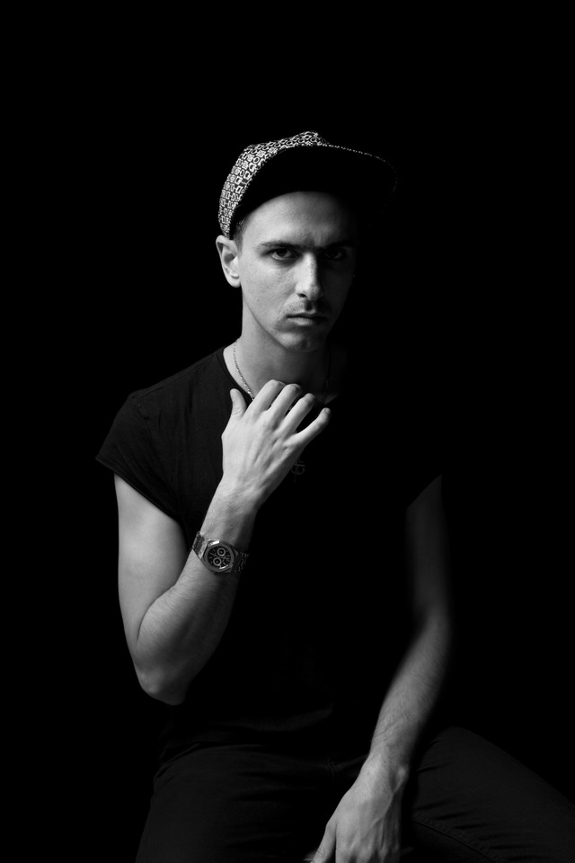 「Boys Noize DJ set」（4/6出演）ボーイズノイズレコーズ主宰者、アレックス・リダ。2012年9月、3rdアルバム『Out of the Black』をリリース