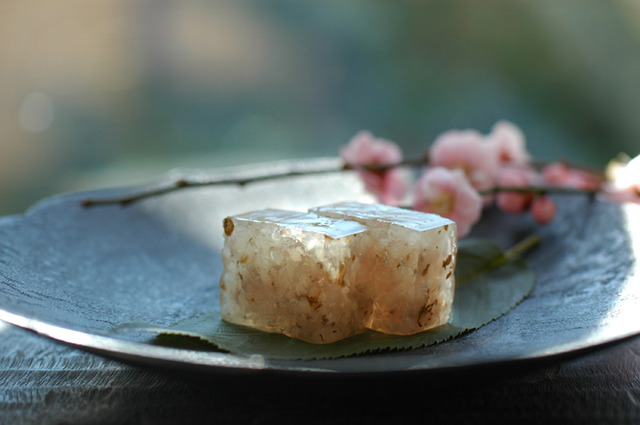 「桜の道明寺羹」（1,800円）