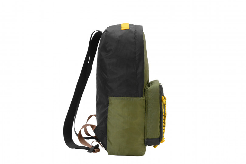 「BACK PACK」ブラック（W27×H42×D12cm 4万4,000円）