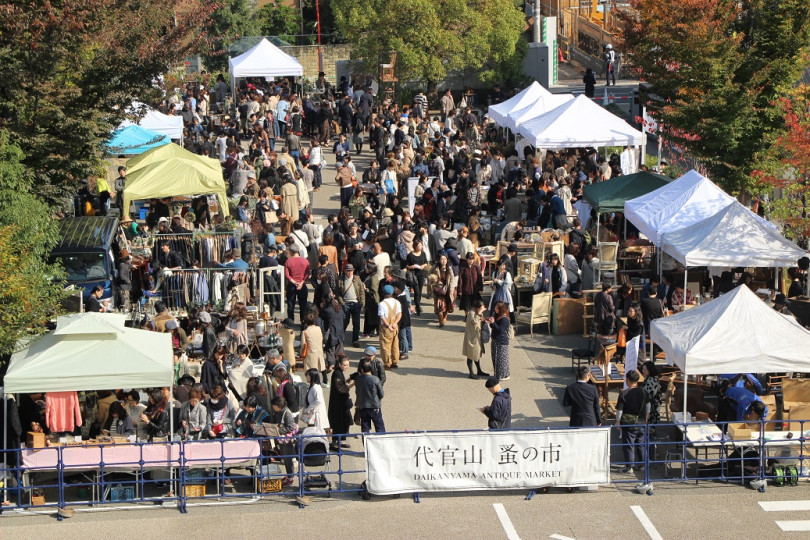 東京・代官山の代官山T-SITEにて、フランスの蚤の市の雰囲気を代官山で再現する「第11回 代官山 蚤の市」が、5月7日と8日の2日間にわたり開催