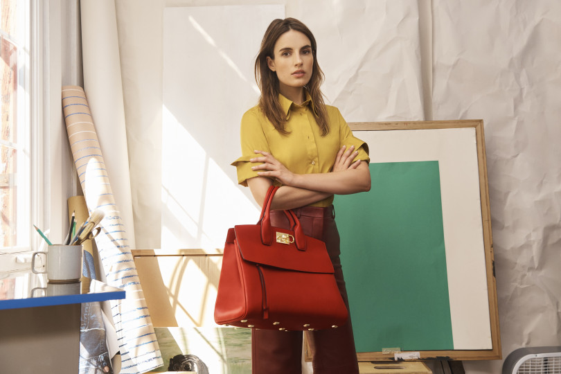 サルヴァトーレ フェラガモ（Salvatore Ferragamo）、ポール・アンドリューによる初のハンドバッグ「STUDIO BAG」登場