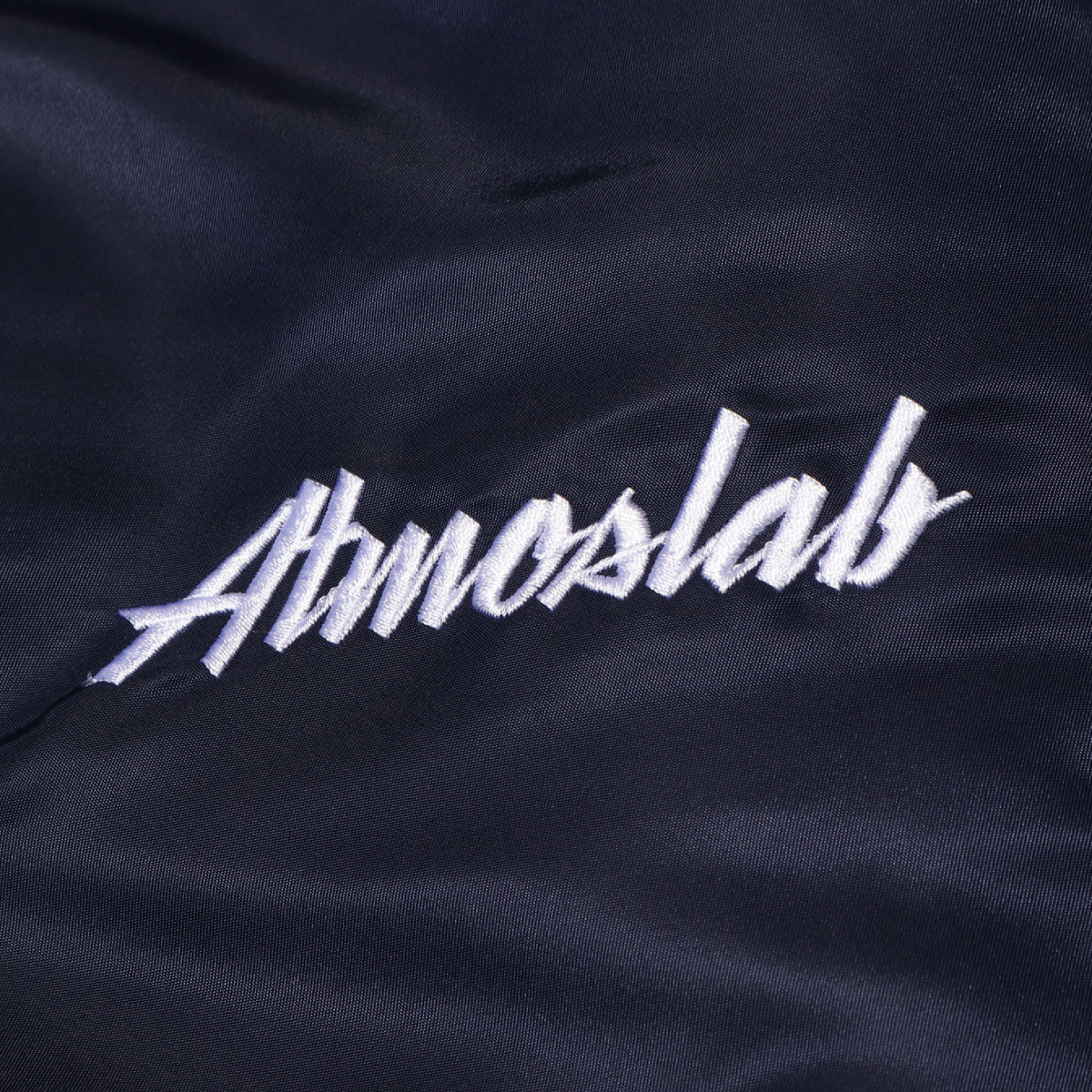 「CHAMPION x ATMOS LAB SATIN BASEBALL JACKET」（1万7,000円）