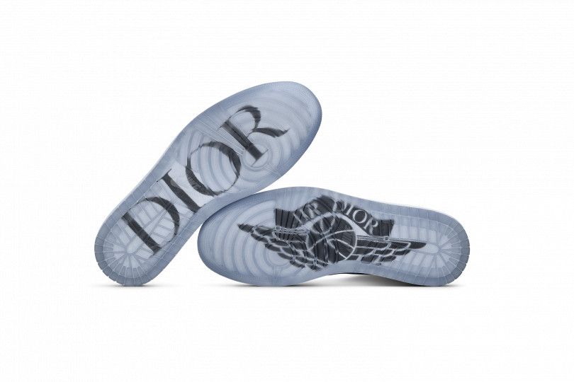 ディオールが 「Air Jordan 1 High OG Dior」 スニーカーと 「AIR DIOR