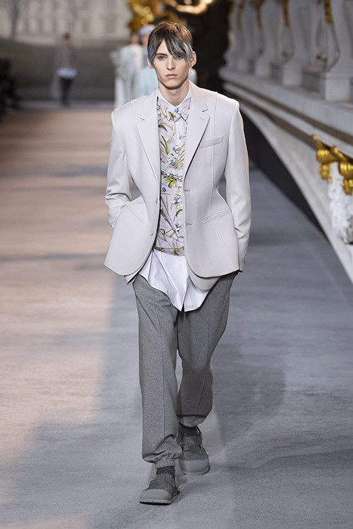 DIOR PRESENTS THE WINTER 2022-2023 MEN'S COLLECTION