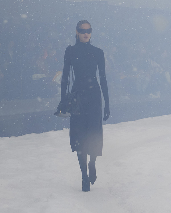 BALENCIAGA 360° WINTER 22 COLLECTION