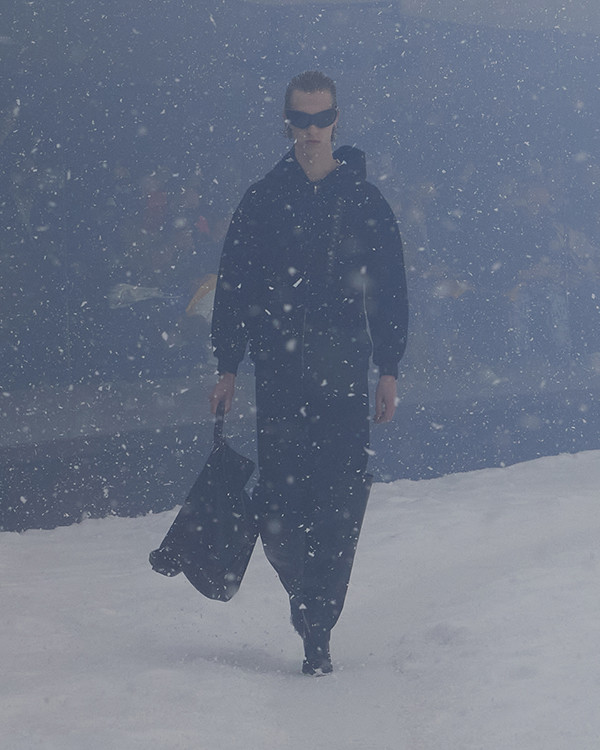 BALENCIAGA 360° WINTER 22 COLLECTION