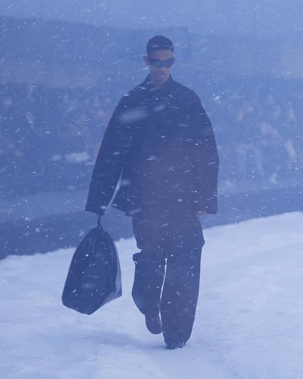 BALENCIAGA 360° WINTER 22 COLLECTION