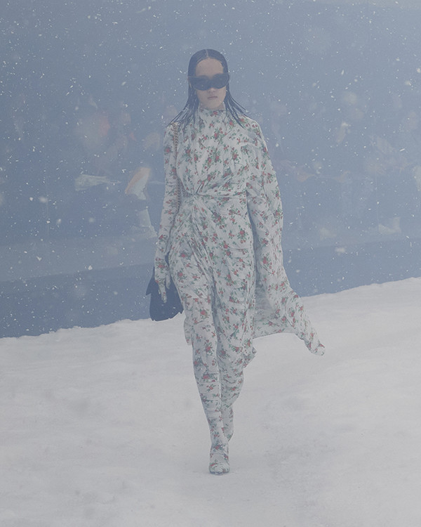 BALENCIAGA 360° WINTER 22 COLLECTION