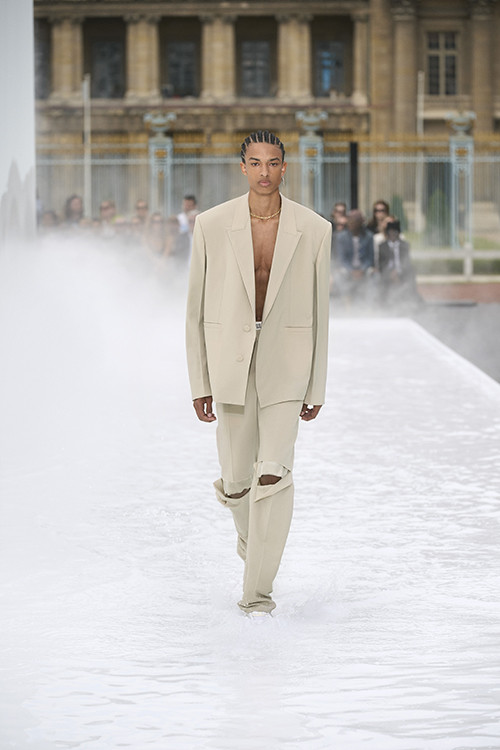 GIVENCHY SPRING - SUMMER 2023 MEN'S READY-TO-WEAR COLLECTION