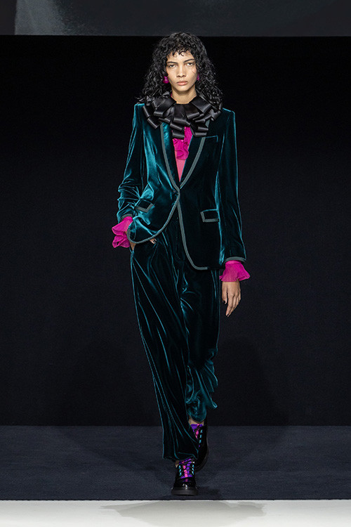 Emporio Armani Women's Fall Winter 2023-24 Fashion Show