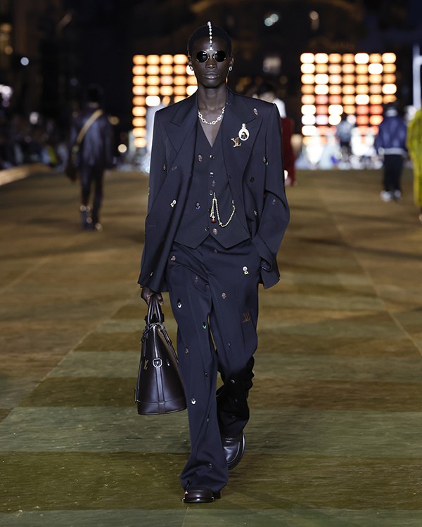 LOUIS VUITTON MEN’S SPRING-SUMMER 2024 FASHION SHOW