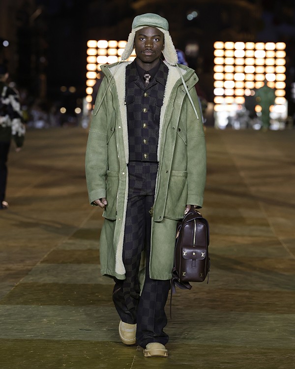 LOUIS VUITTON MEN’S SPRING-SUMMER 2024 FASHION SHOW