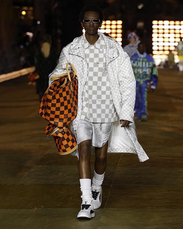 LOUIS VUITTON MEN’S SPRING-SUMMER 2024 FASHION SHOW