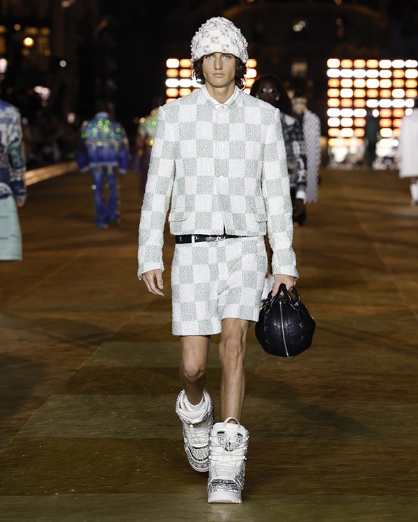 LOUIS VUITTON MEN’S SPRING-SUMMER 2024 FASHION SHOW