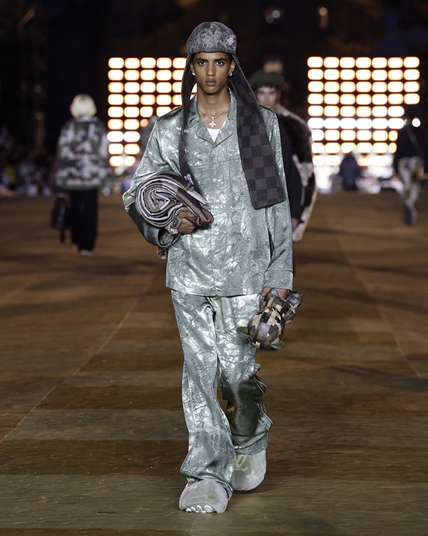 LOUIS VUITTON MEN’S SPRING-SUMMER 2024 FASHION SHOW