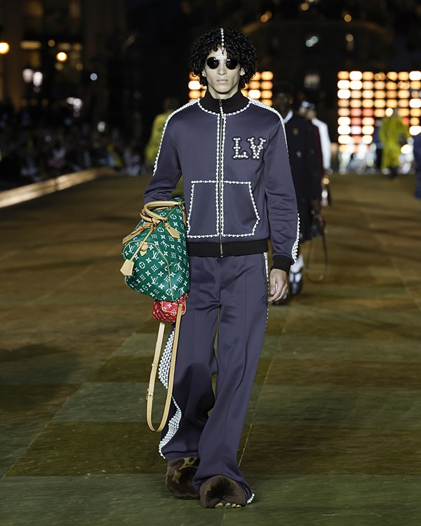 LOUIS VUITTON MEN’S SPRING-SUMMER 2024 FASHION SHOW