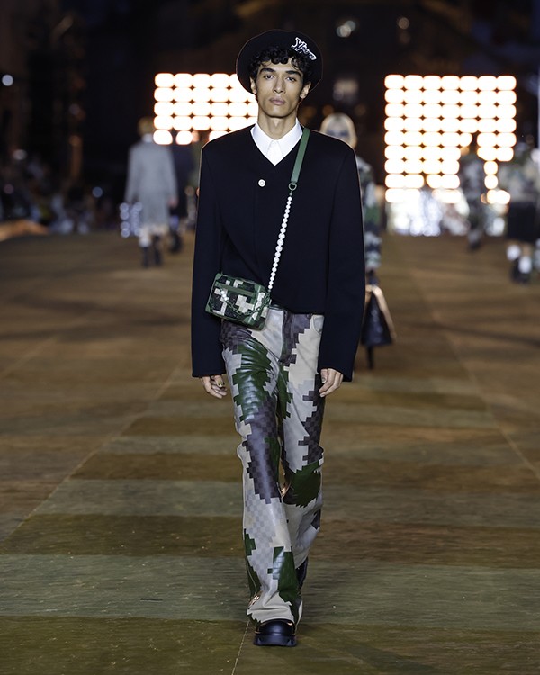 LOUIS VUITTON MEN’S SPRING-SUMMER 2024 FASHION SHOW