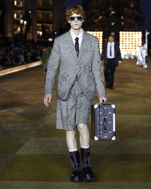 LOUIS VUITTON MEN’S SPRING-SUMMER 2024 FASHION SHOW