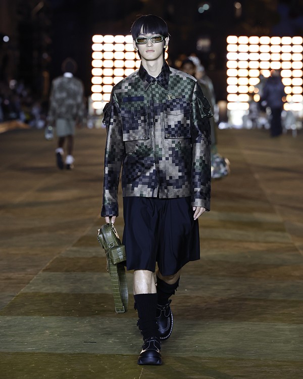 LOUIS VUITTON MEN’S SPRING-SUMMER 2024 FASHION SHOW