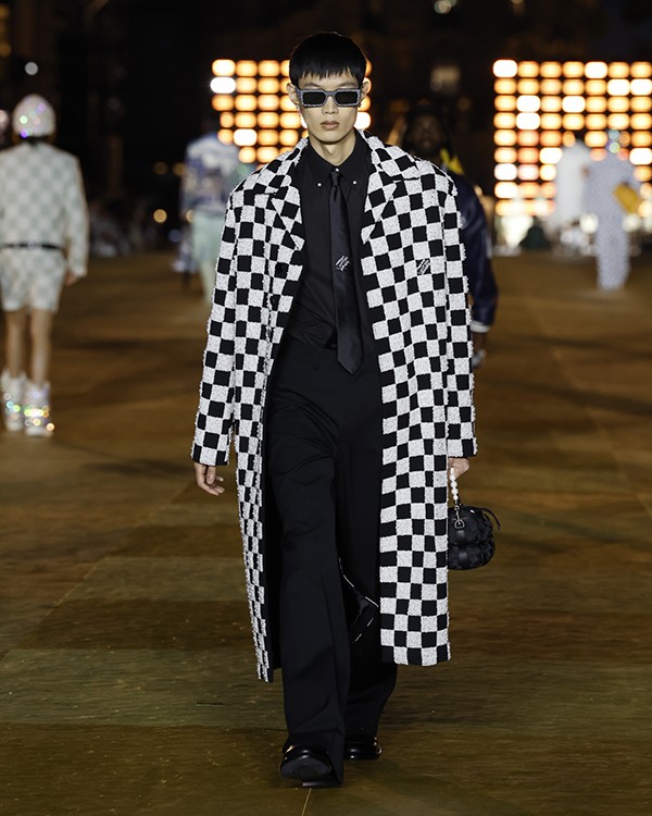 LOUIS VUITTON MEN’S SPRING-SUMMER 2024 FASHION SHOW