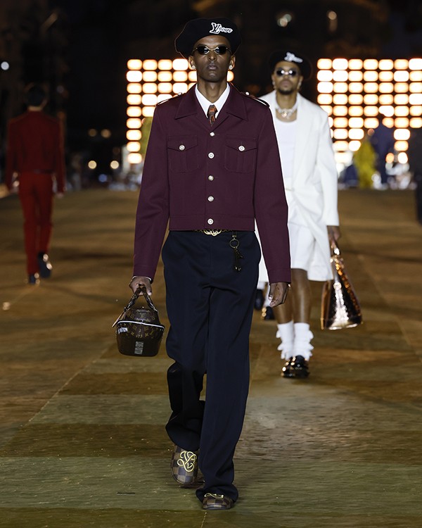 LOUIS VUITTON MEN’S SPRING-SUMMER 2024 FASHION SHOW