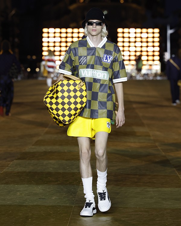 LOUIS VUITTON MEN’S SPRING-SUMMER 2024 FASHION SHOW