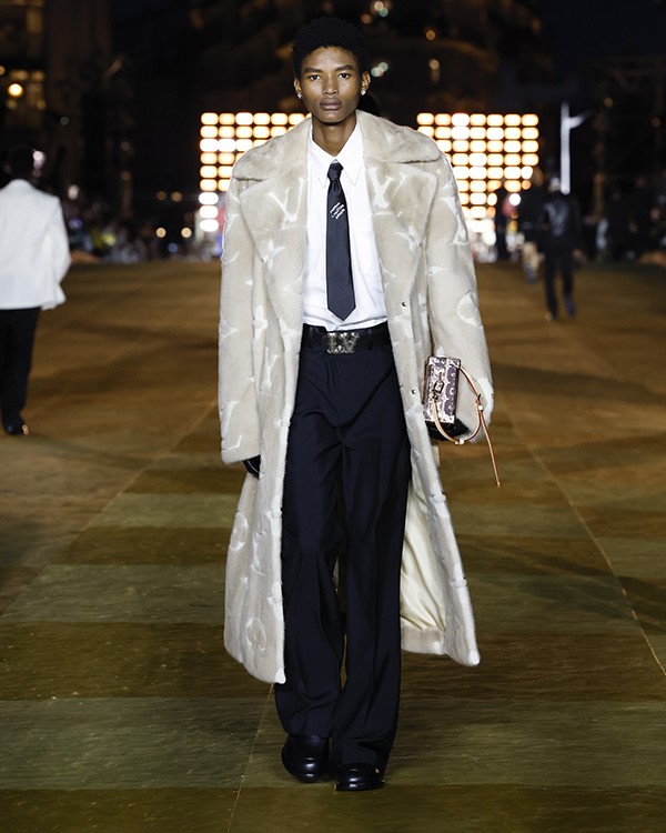 LOUIS VUITTON MEN’S SPRING-SUMMER 2024 FASHION SHOW