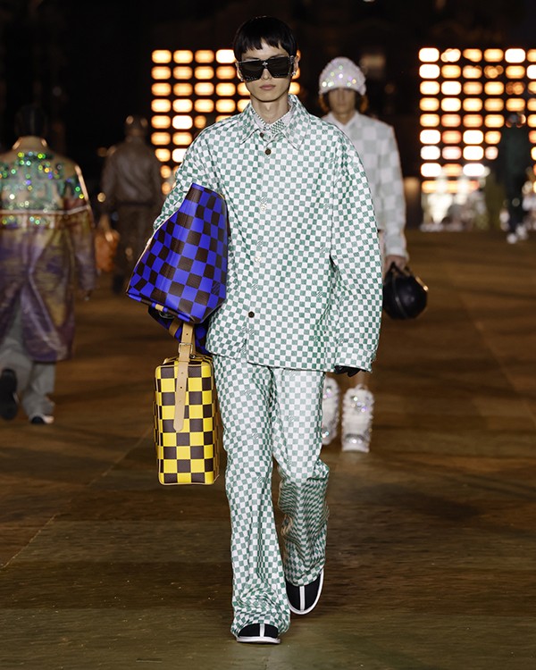 LOUIS VUITTON MEN’S SPRING-SUMMER 2024 FASHION SHOW